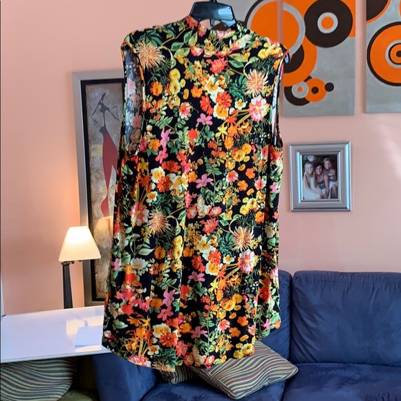 Top - Picture 4 of 4